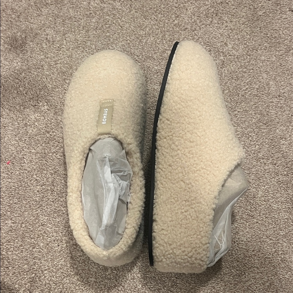 Bombas Cream Sunday Slippers (Brand new, unused)